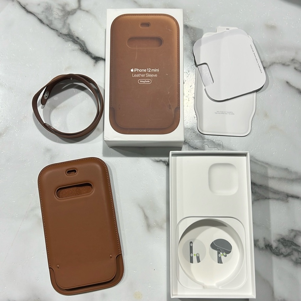 Apple iPhone 12 mini Leather Sleeve New